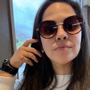 Meet your Posher, Rosio